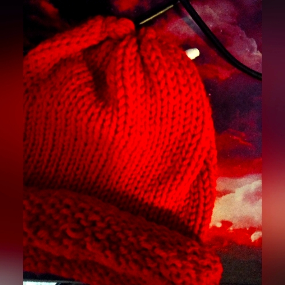 Custom Made Knitting Hat Medium (Red)
